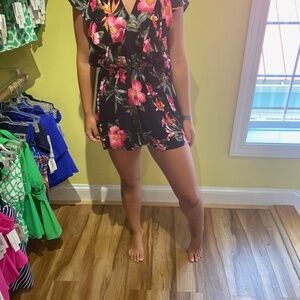 NWT Umgee  Floral romper with ruffle sleeves